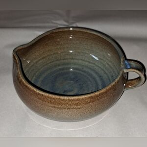 Gorgeous Moss Pottery Pot Luck Studio Mix Pour Handle Bowl MINT Gravy